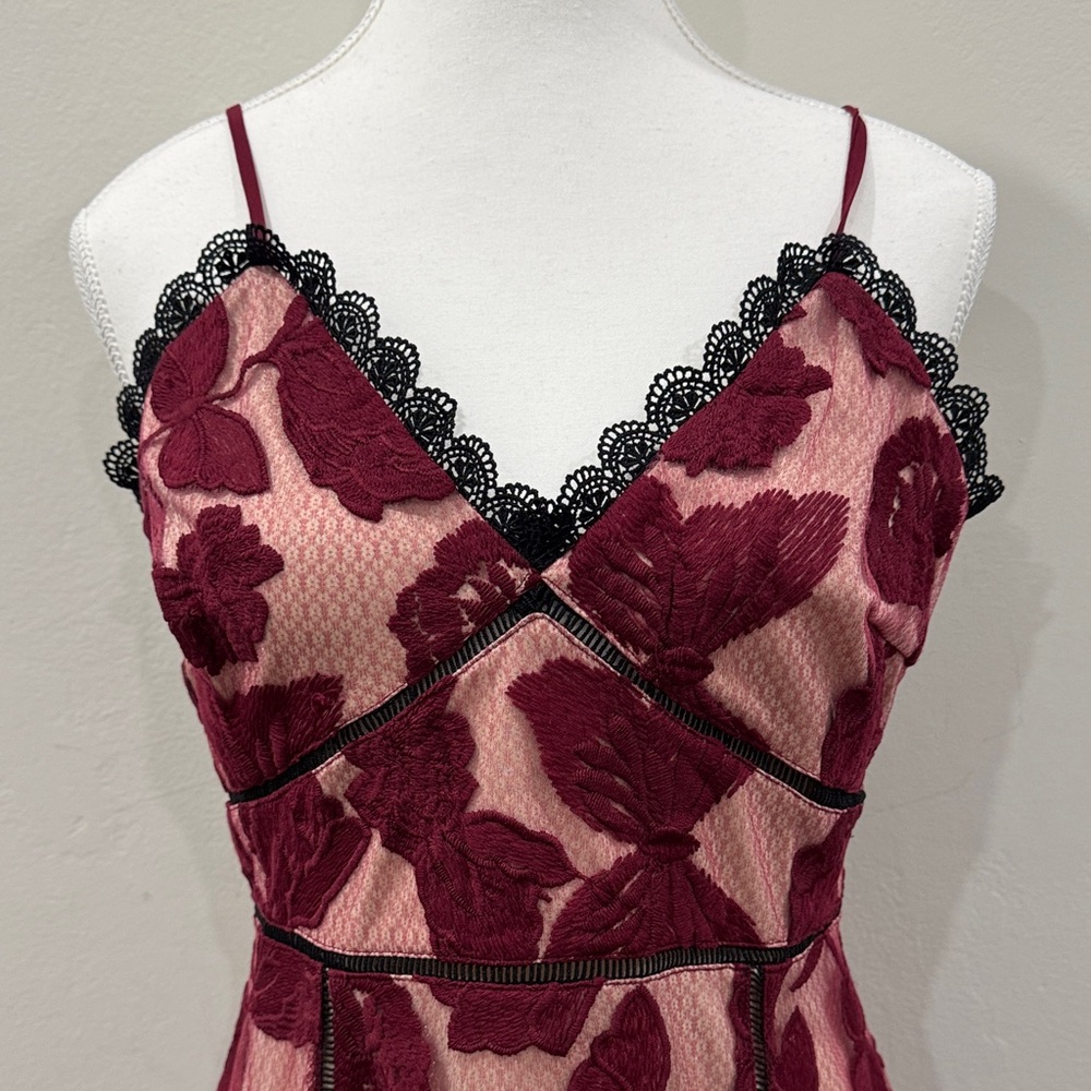 Lulu’s Burgundy Floral Lace Midi Dress – Size M - Picture 4 of 11